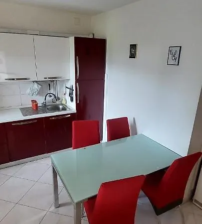 Frida Apartment Split
